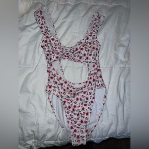 WILD FABLE size medium one piece swim suit